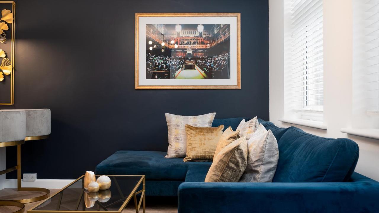 London'S Modern Nuance Apartment - Battersea ภายนอก รูปภาพ