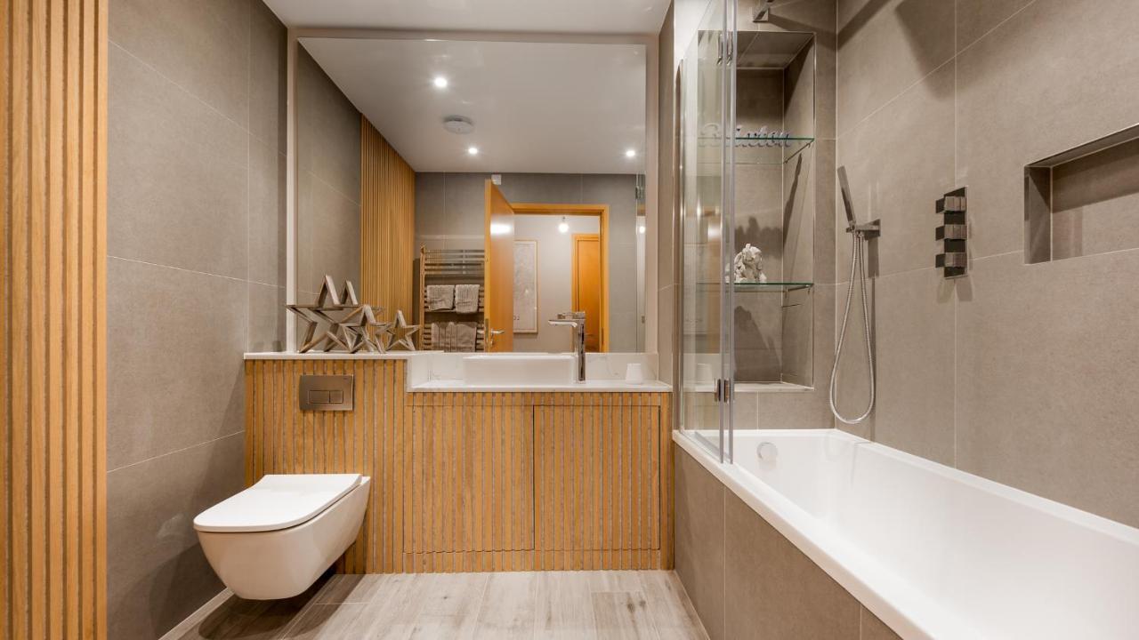 London'S Modern Nuance Apartment - Battersea ภายนอก รูปภาพ